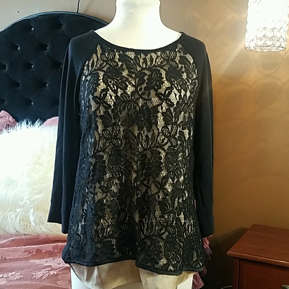 Black & nude 3/4 length sleeve sweater
